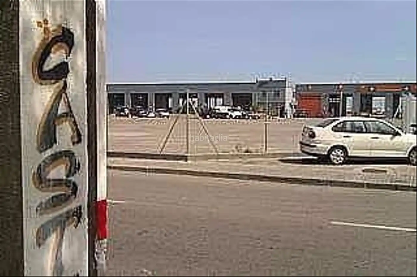 Terreny residencial en venda a Carrer de la Indústria 438