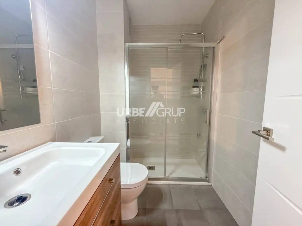 Baño de Piso en venta en Terrassa con Calefacción, Parquet y Terraza