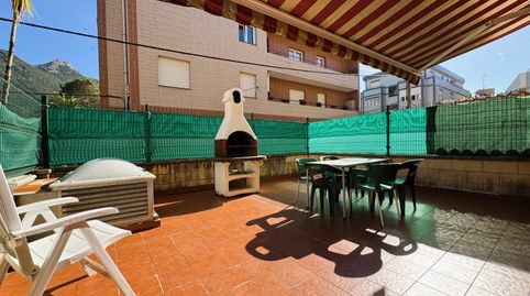 Precioso duplex muy luminoso, con jardín y terraza en el centro de Oriñón, a 100 metros de la playa.
