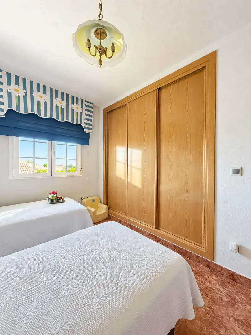 Casa bifamiliare con piscina in vendita a Villa del Prado, imagen 40