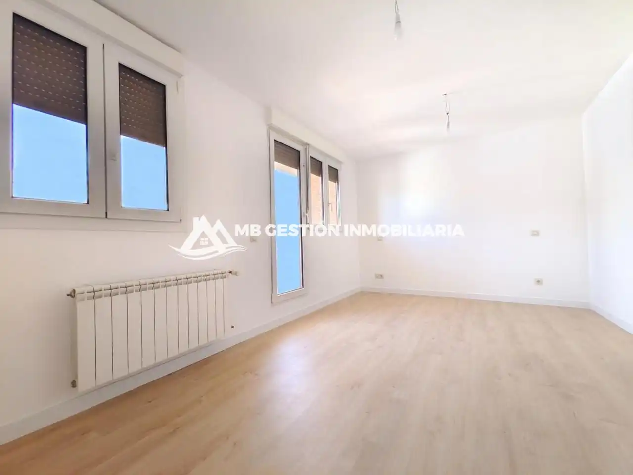 Habitación de Casa adosada en venta en Fuenlabrada con Aire acondicionado, Calefacción y Jardín privado