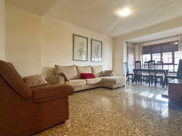 Apartamento con ascensor en venta en Oliva pueblo