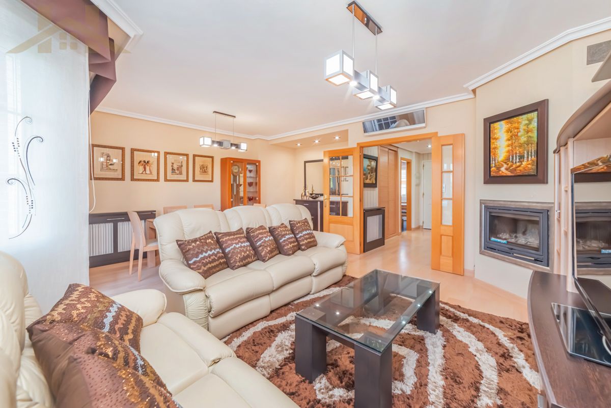 Living room of Single-family semi-detached for sale in Valdemoro  with Air Conditioner, Heating and Private garden