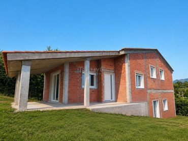 Casa con giardino in vendita a LUGAR OUTEIRO - BACEIRO - AMORIN