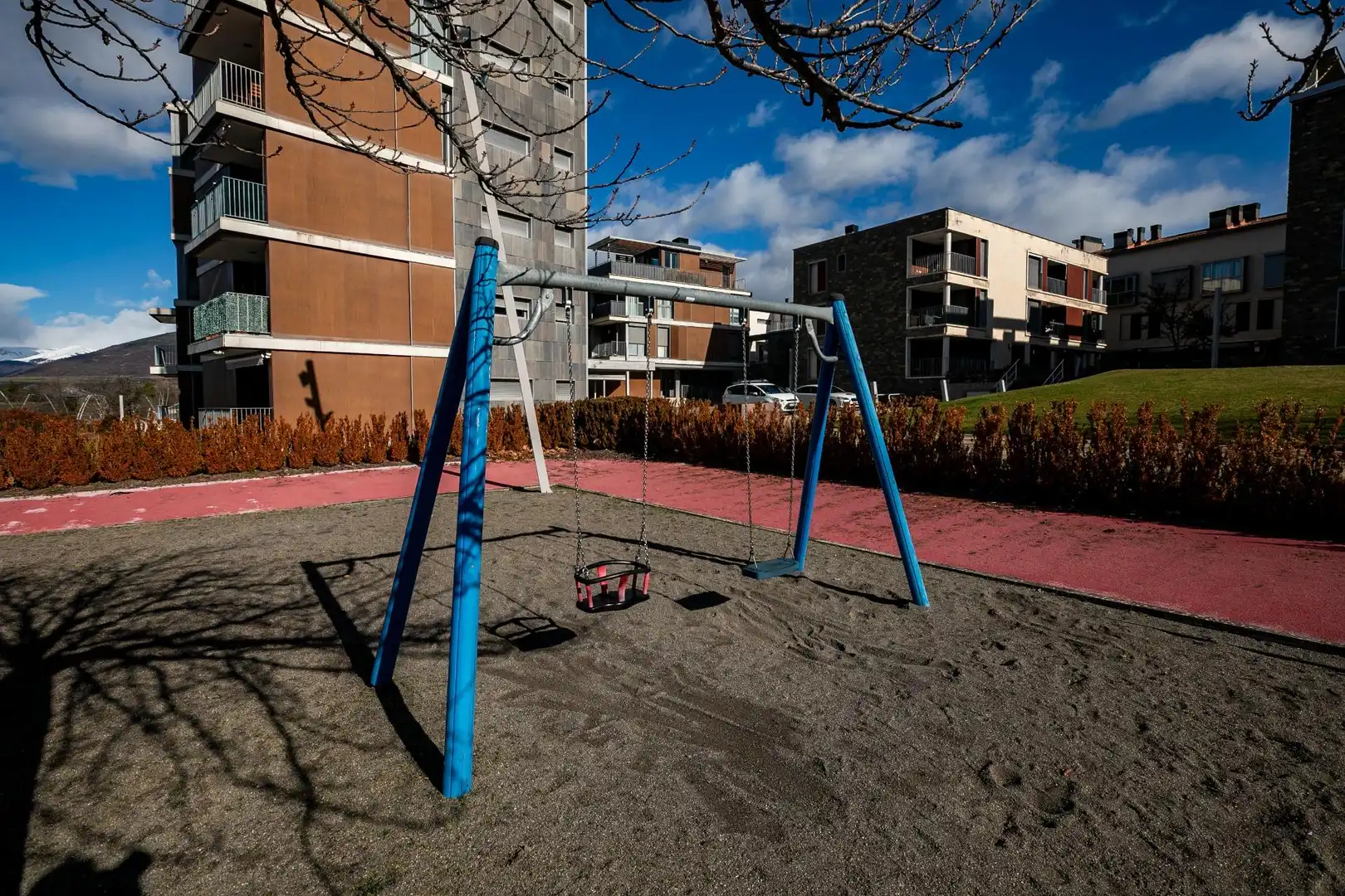 Vista exterior de Pis en venda en Sabiñánigo amb Calefacció, Parquet i Terrassa