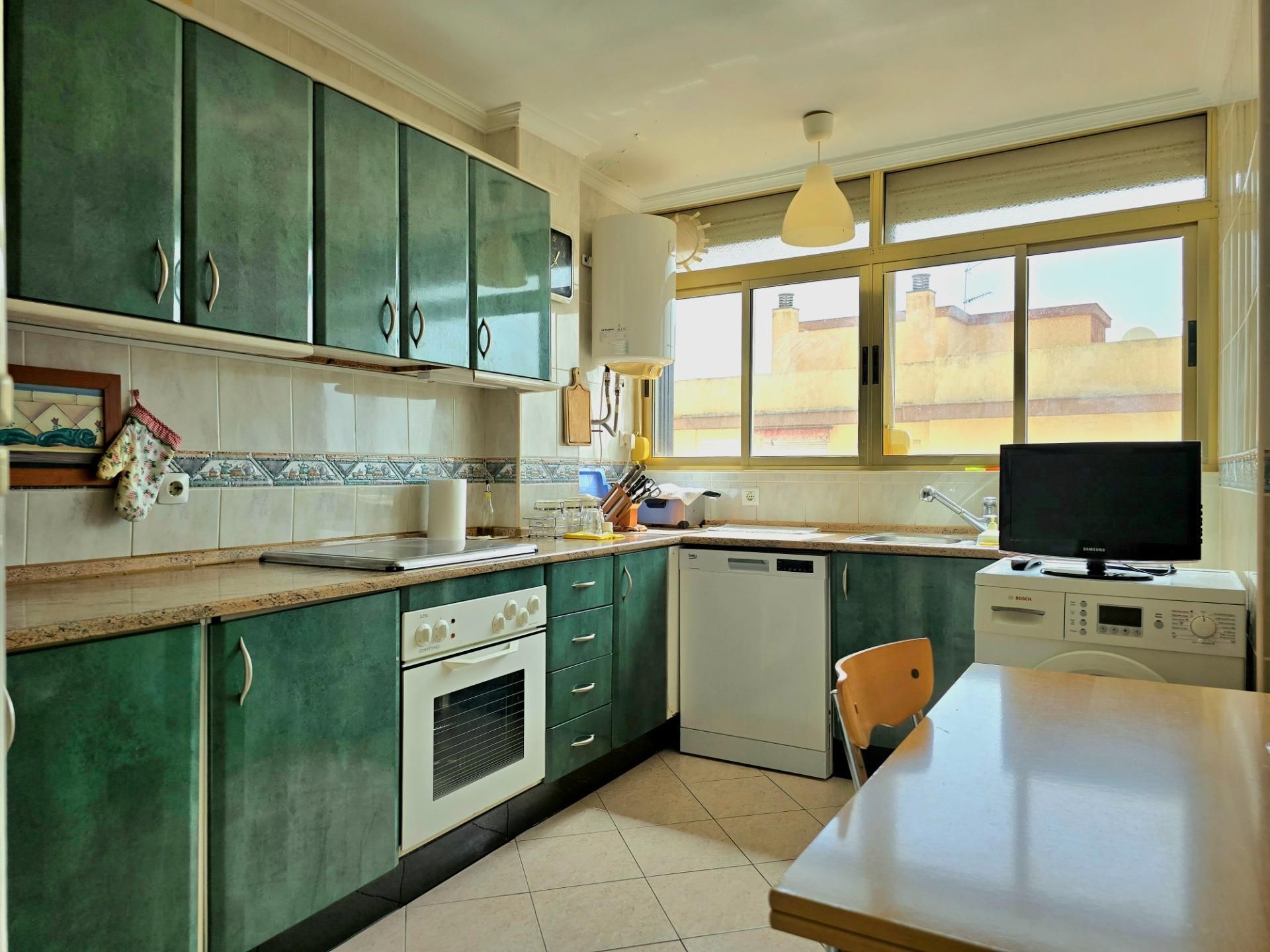 Kitchen of Flat for sale in Torremolinos  with Air Conditioner, Parquet flooring and Terrace