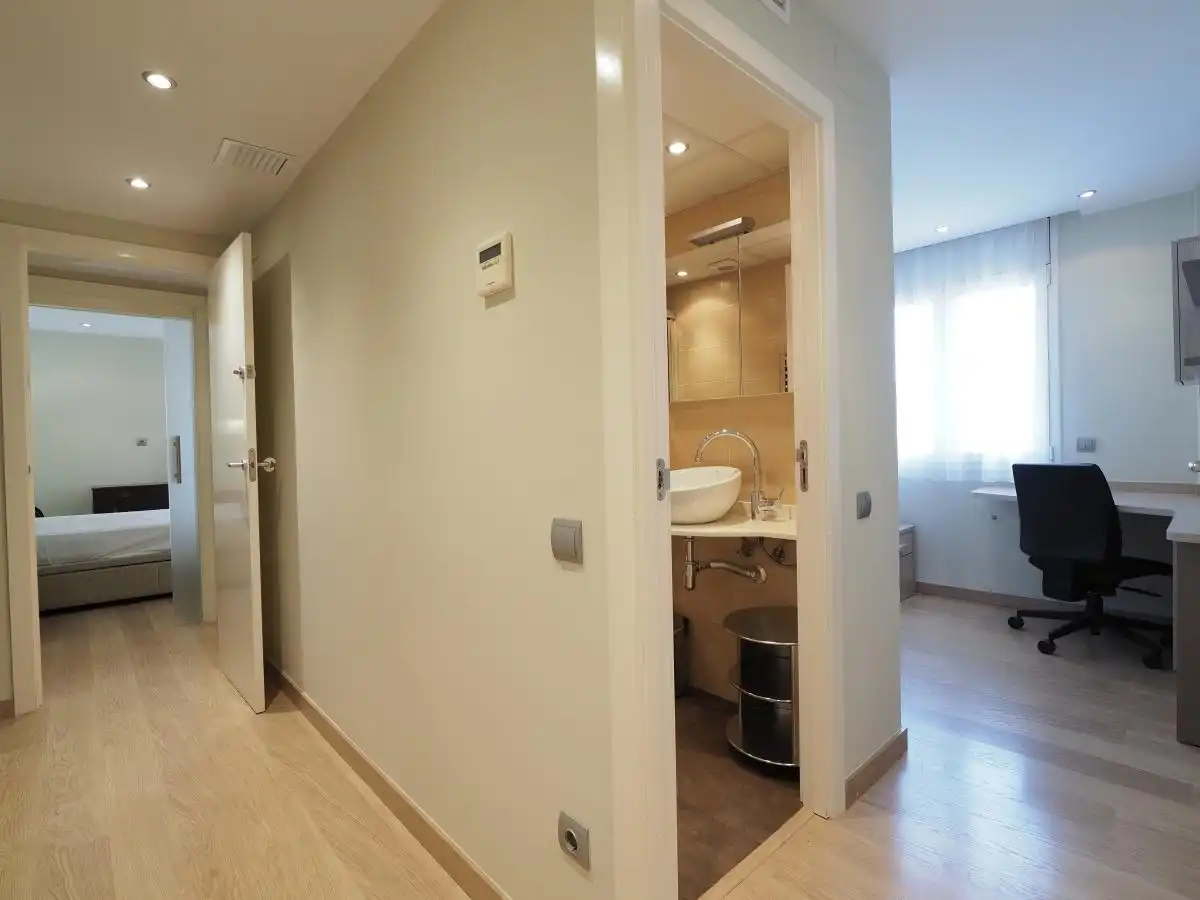 Badezimmer von Wohnung zur Miete in Reus mit Klimaanlage, Heizung und Parkett