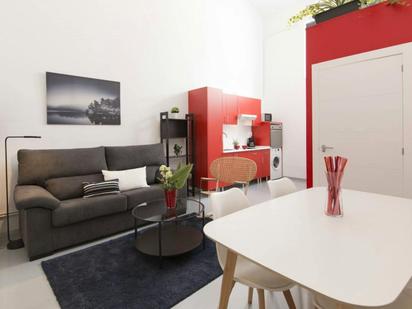 Living room of Flat to rent in  Madrid Capital  with Air Conditioner, Heating and Furnished