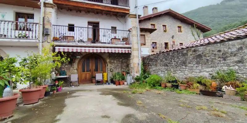 Vista exterior de Casa o chalet en venta en Liendo con Terraza, Trastero y Amueblado