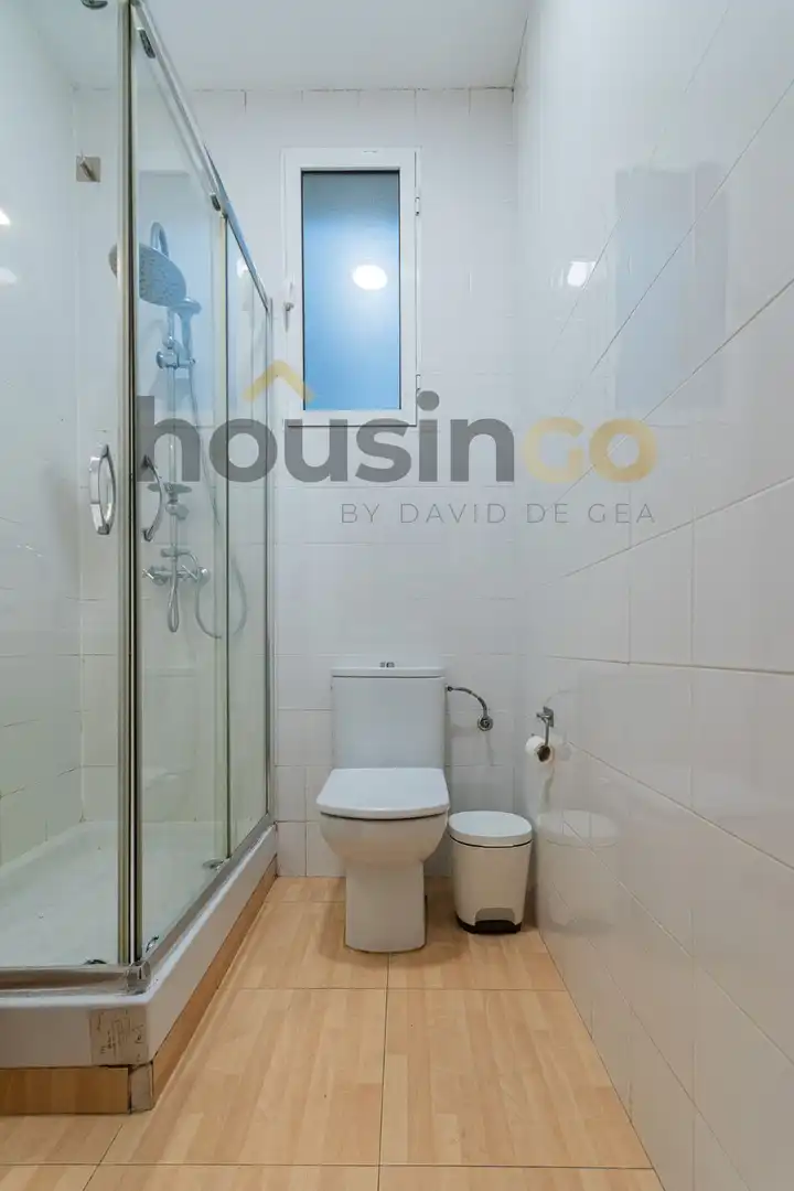 Baño de Piso de alquiler en Madrid con Aire acondicionado, Calefacción y Amueblado