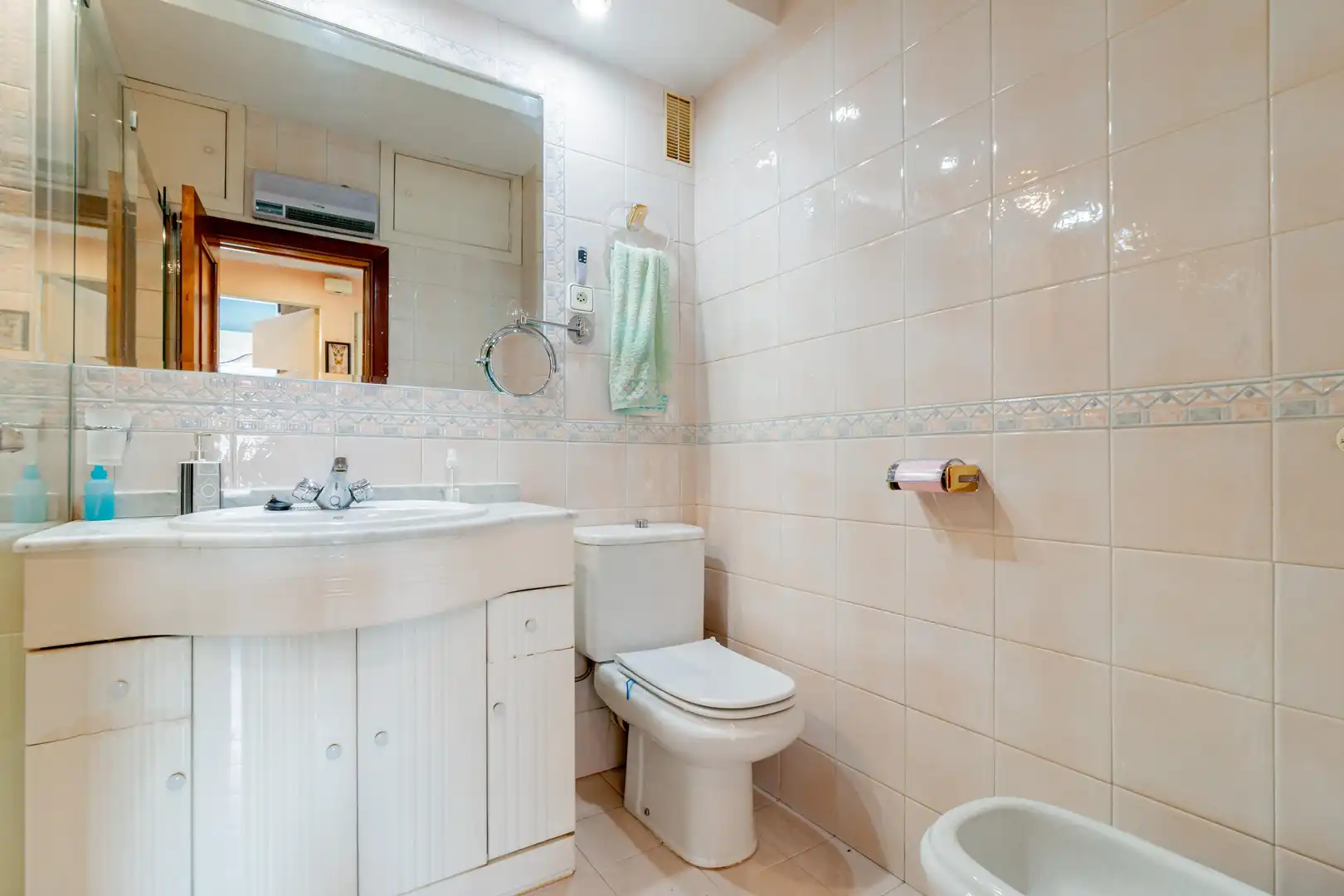 Bany de Apartament en venda en Madrid amb Aire condicionat
