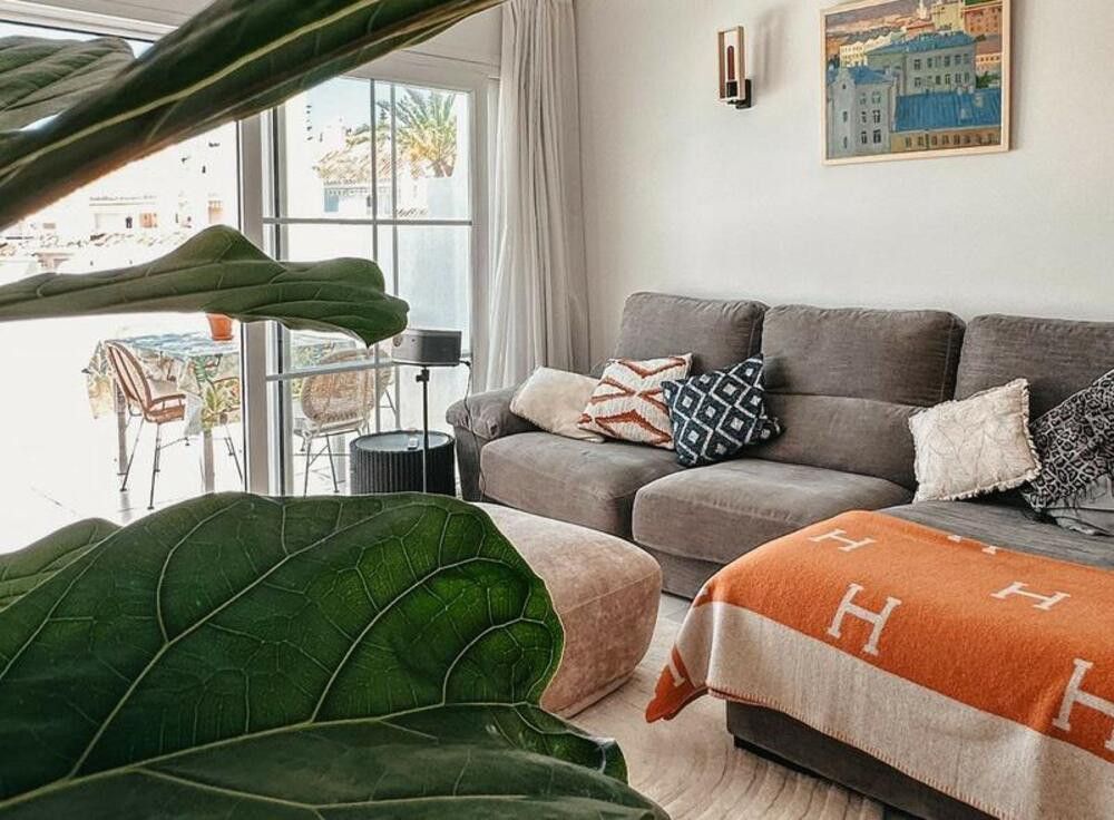 Living room of Single-family semi-detached to rent in Estepona  with Air Conditioner, Terrace and Swimming Pool