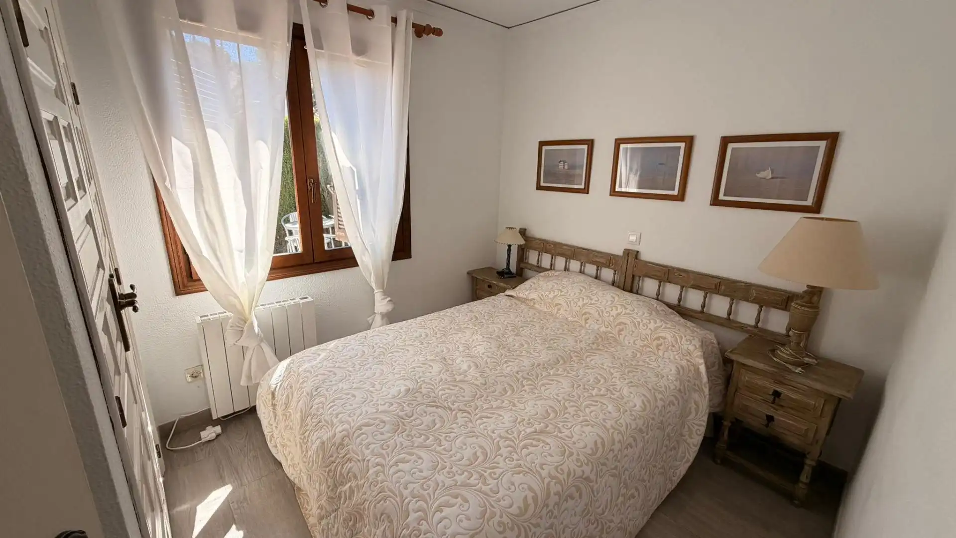 Schlafzimmer von Haus oder Chalet zur Miete in Dénia mit Klimaanlage, Heizung und Privatgarten