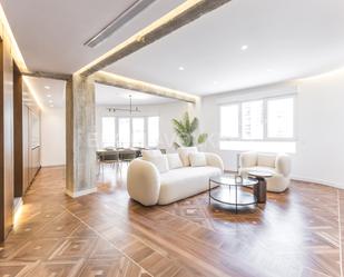 Sala d'estar de Apartament en venda en  Madrid Capital amb Aire condicionat, Calefacció i Piscina