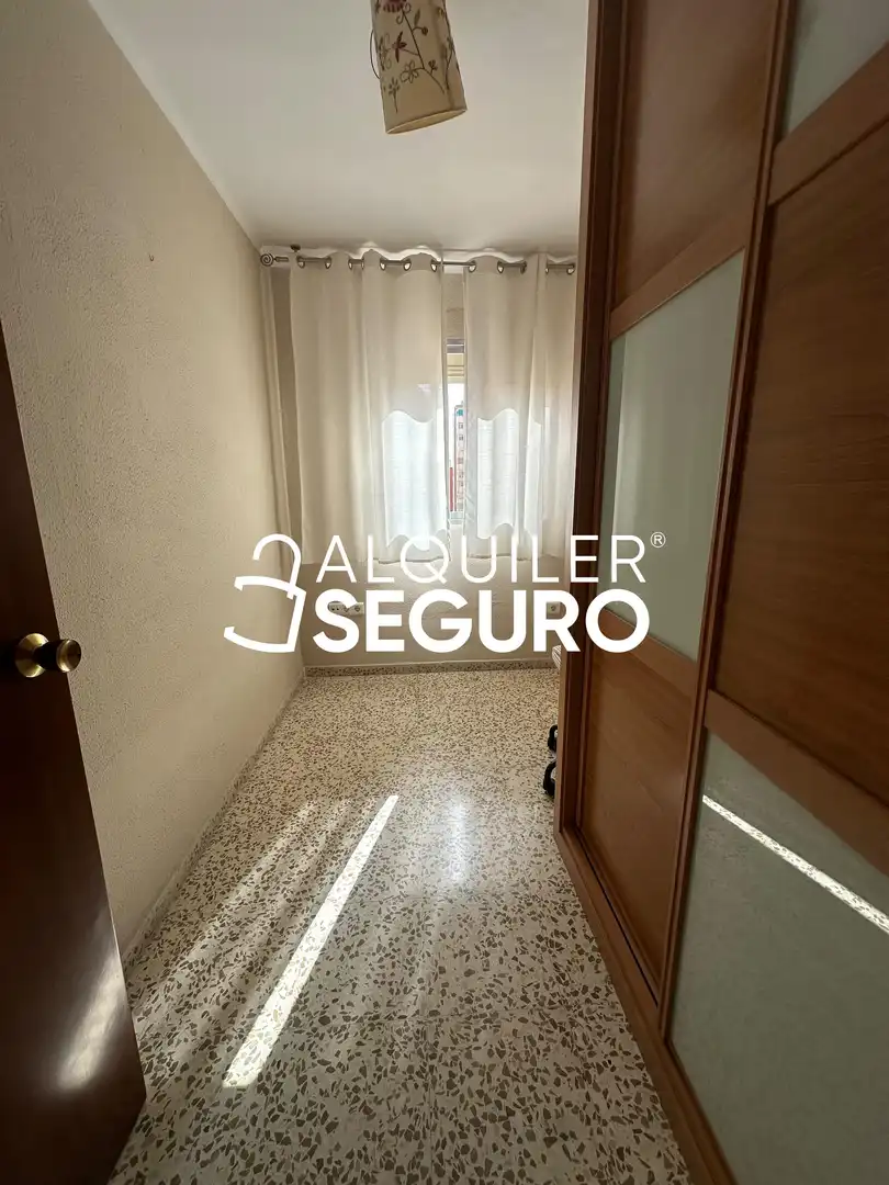 Bedroom of Flat for rent in Málaga  with Air Conditioner, Terrace and Furnished