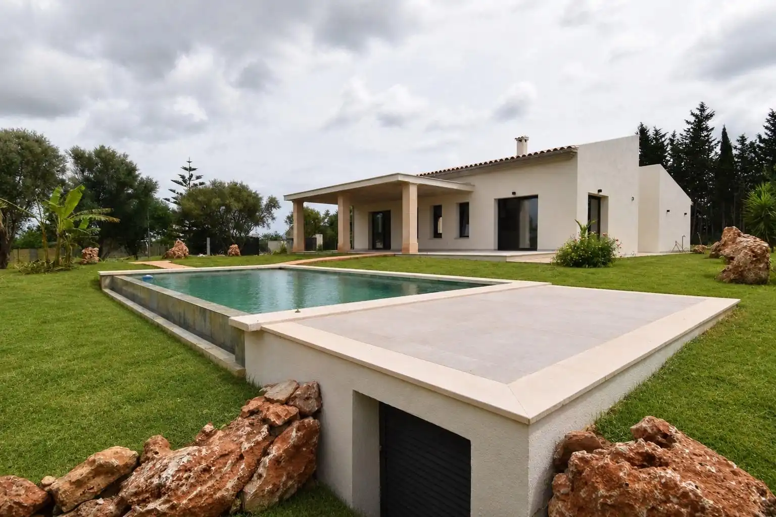 Piscina de Finca rústica en venta en Muro con Aire acondicionado, Calefacción y Jardín privado