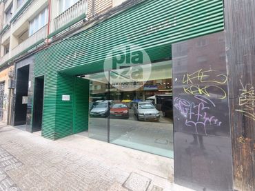 Local comercial de lloguer a Alejandro Yague