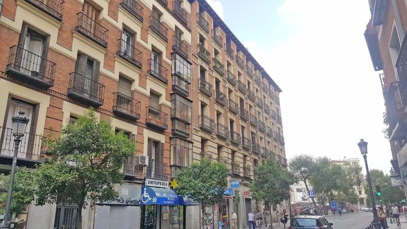 Vista exterior de Ático de alquiler en Madrid con Aire acondicionado, Calefacción y Amueblado