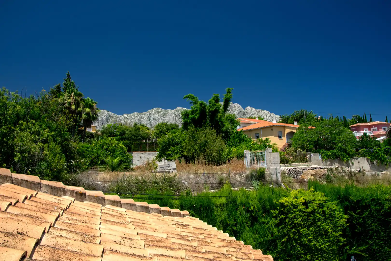 Vista exterior de Casa o xalet en venda en Beniarbeig amb Aire condicionat, Calefacció i Jardí privat