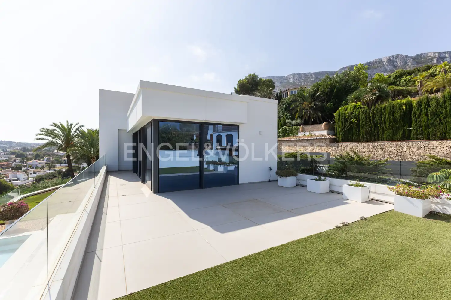 Außenansicht von Haus oder Chalet zur Miete in Dénia mit Klimaanlage, Heizung und Privatgarten