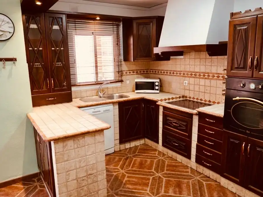 Cuina de Casa o xalet de lloguer en Mairena del Aljarafe amb Aire condicionat, Jardí privat i Piscina