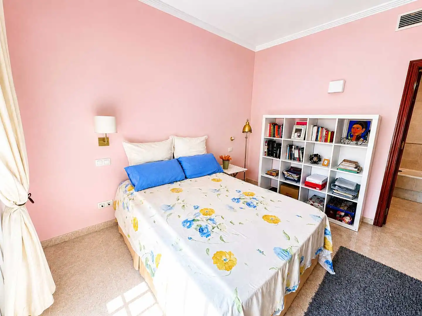 Habitación de Dúplex en venta en Manilva con Aire acondicionado, Calefacción y Terraza