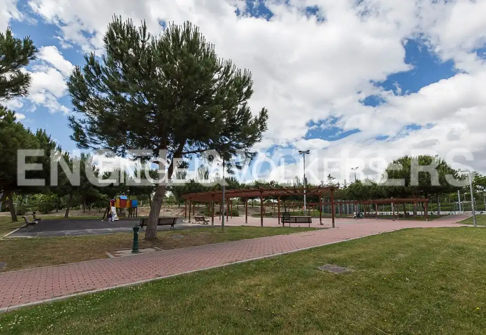 Piso de alquiler en Madrid con Aire acondicionado, Calefacción y Jardín privado