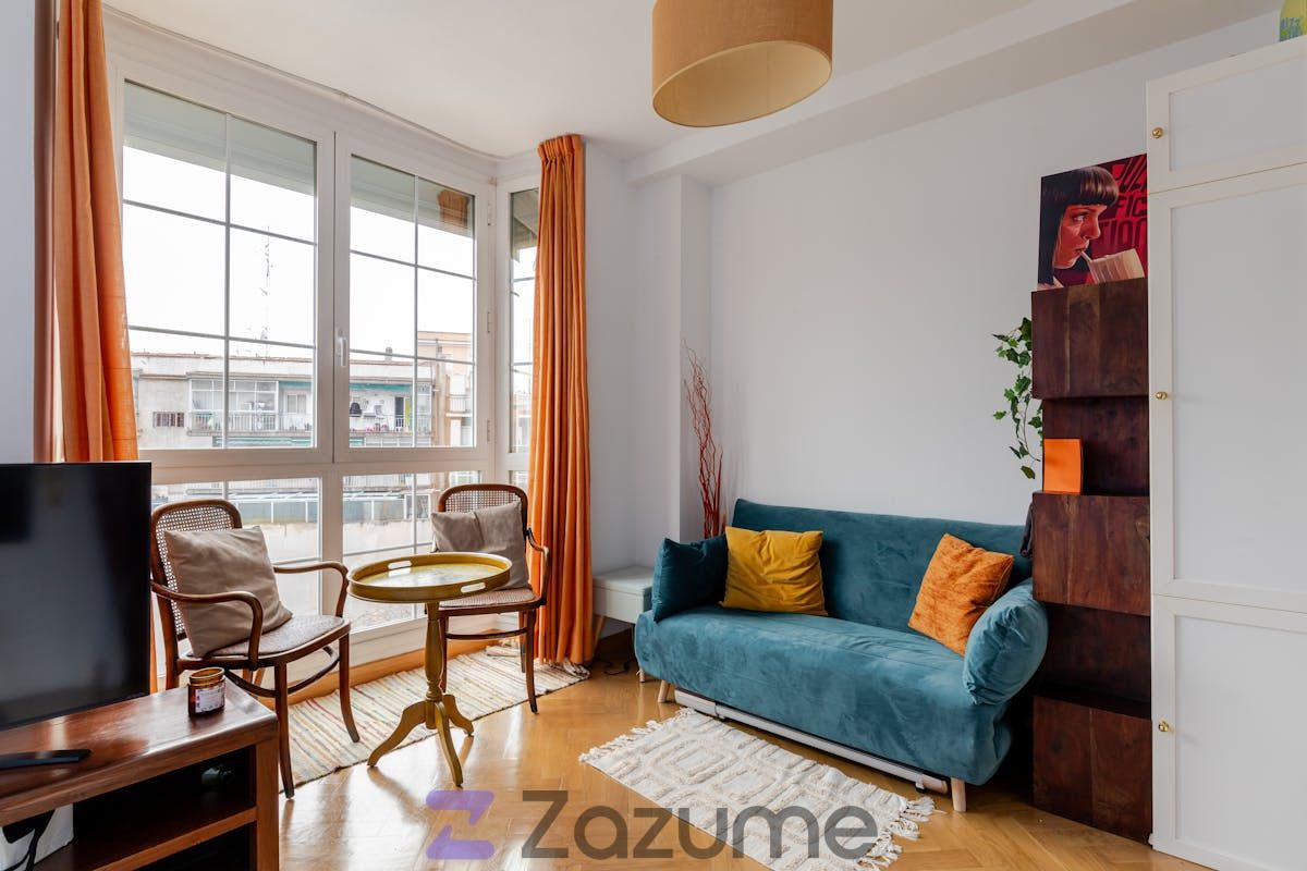 Living room of Study to rent in  Madrid Capital  with Air Conditioner, Heating and Private garden