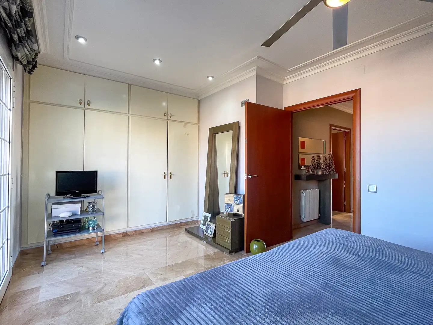 Habitación de Casa adosada en venta en Mataró con Aire acondicionado, Calefacción y Jardín privado