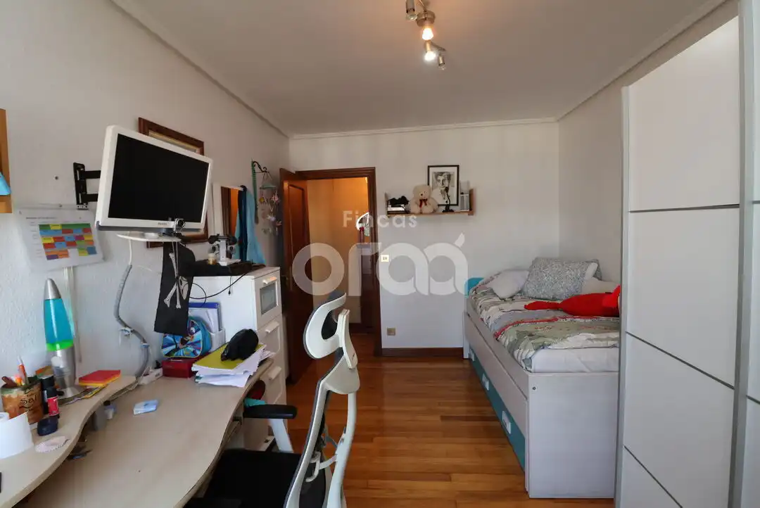 Habitación de Dúplex en venta en Santurtzi  con Calefacción, Terraza y Amueblado