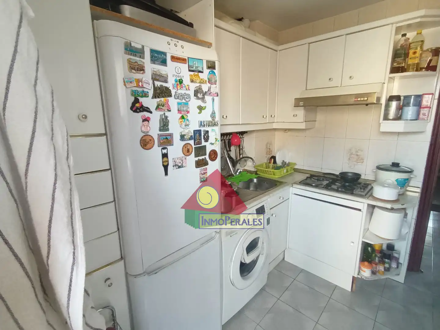 Küche von Wohnung zum Verkauf in Madrid mit Klimaanlage und Balkon