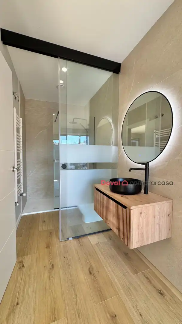 Bathroom of Flat for sale in Vigo   with Heating