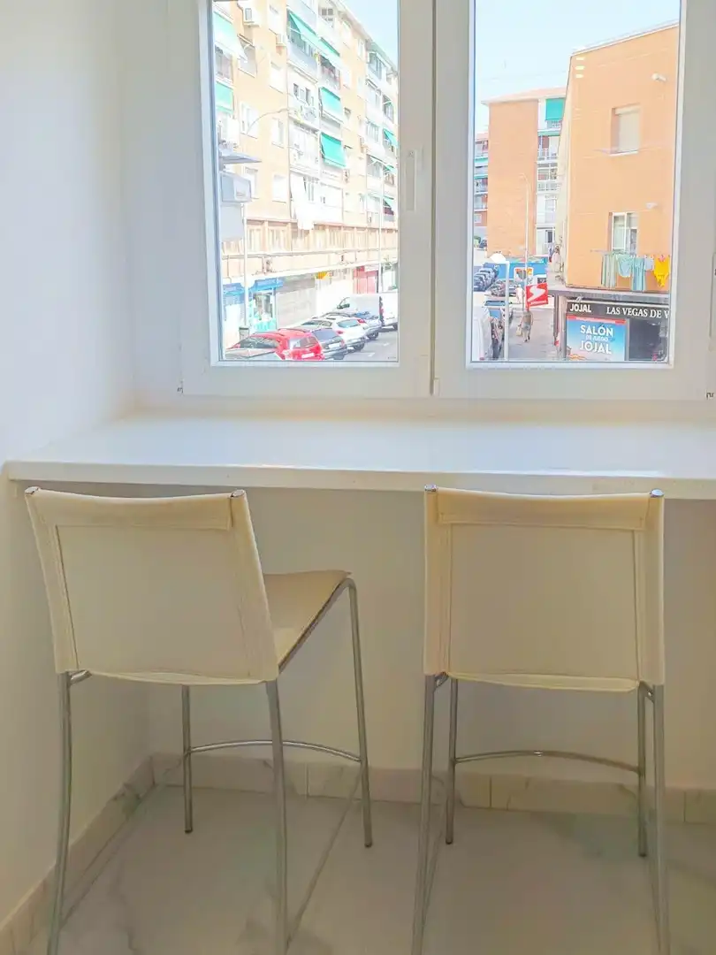 Comedor de Piso para compartir en Madrid con Aire acondicionado, Calefacción y Amueblado