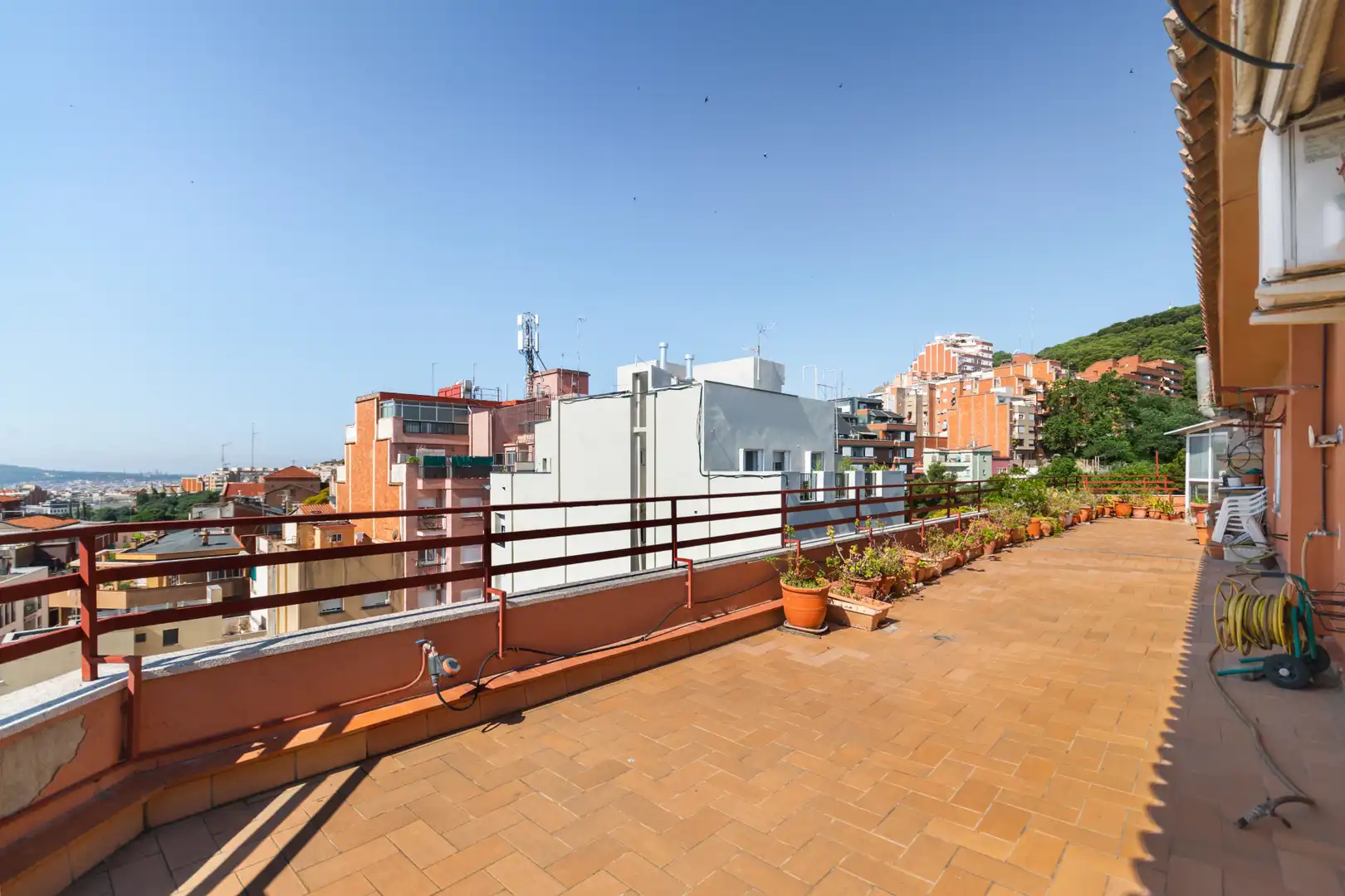 Attic for sale in El Guinardó