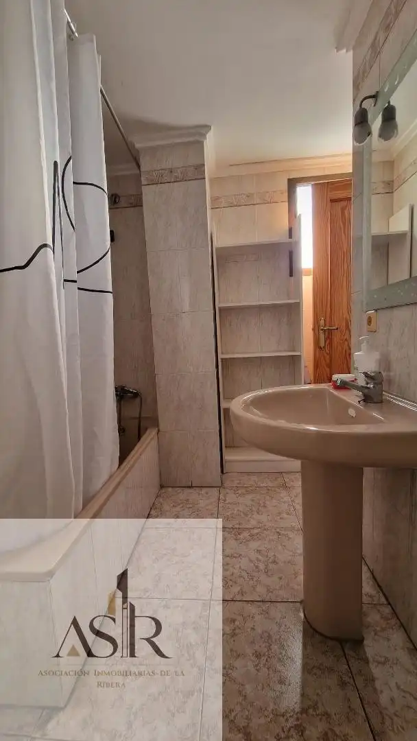 Piso con ascensor en venta en Casc Urbà, imagen 9