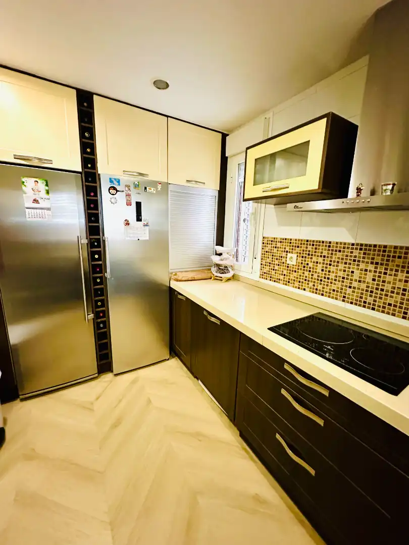 Cocina de Casa adosada en venta en Parla con Aire acondicionado, Calefacción y Jardín privado