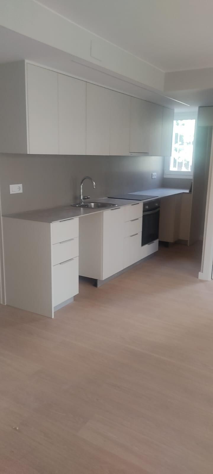 Cuina de Pis en venda en Salou amb Parquet i Balcó