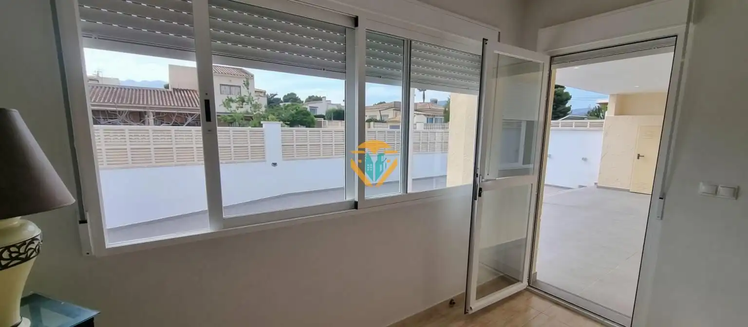 Casa aparellada amb piscina en venda a El Tossal - Bello Horizonte, imagen 7