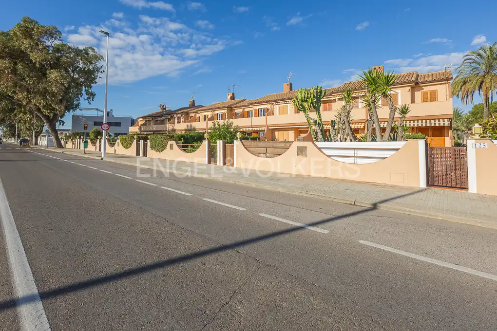 Exterior view of Houses for rent in Castellón de la Plana / Castelló de la Plana  with Air Conditioner, Heating and Private garden