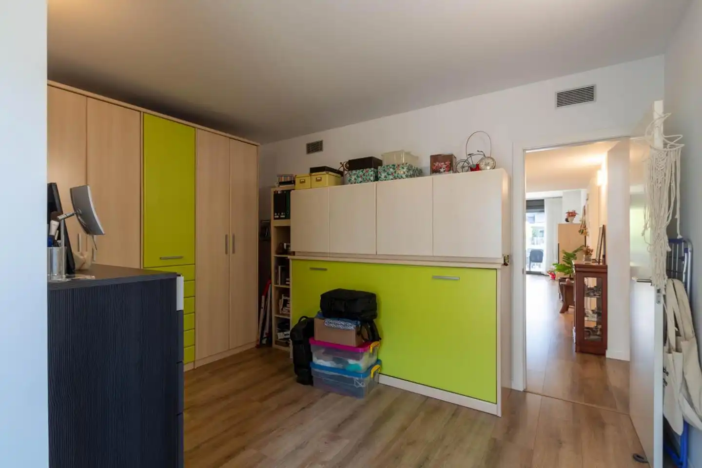 Piso en venta en Terrassa con Calefacción, Trastero y Balcón