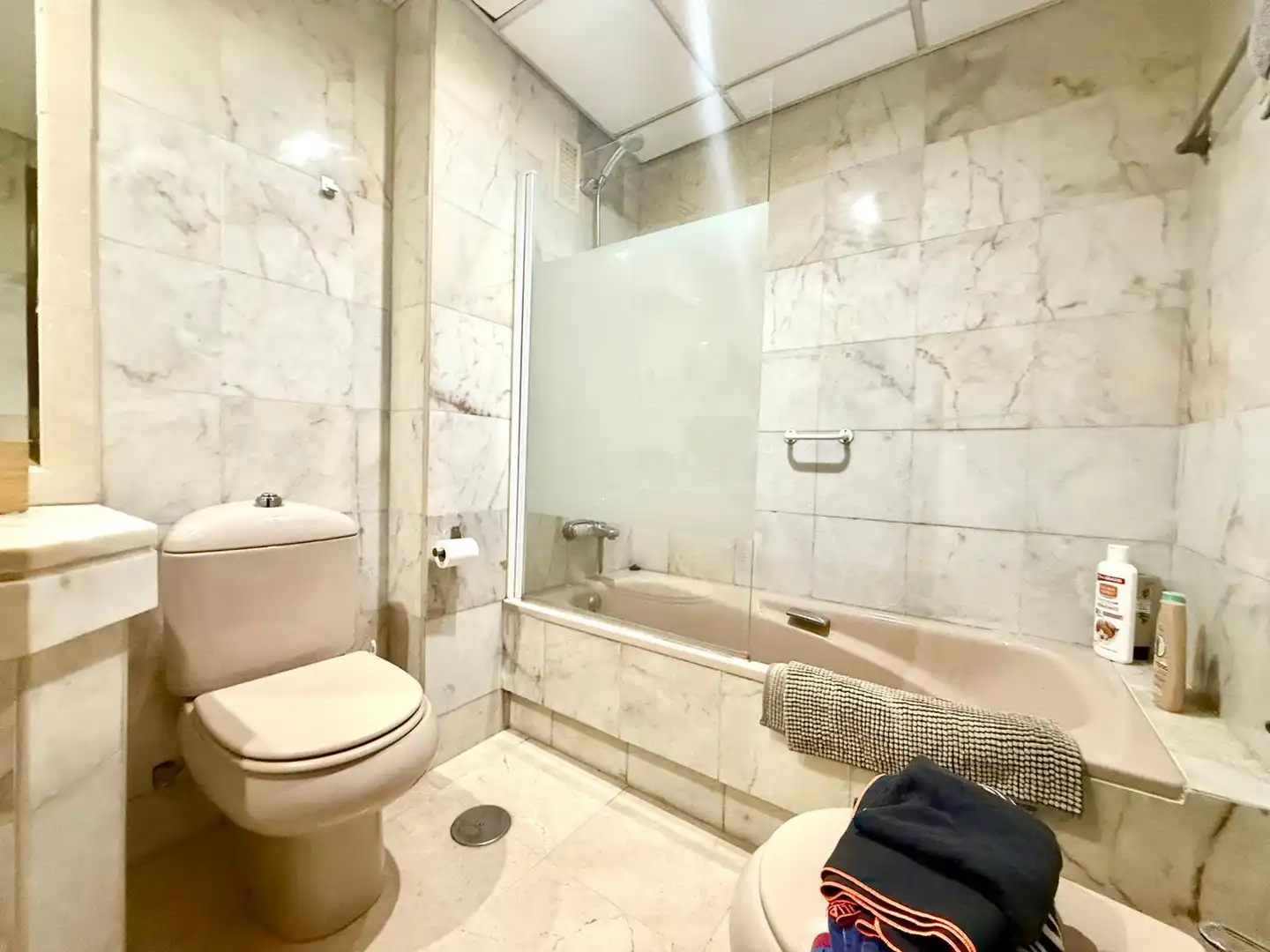 Bathroom of Flat for sale in Sevilla  with Furnished