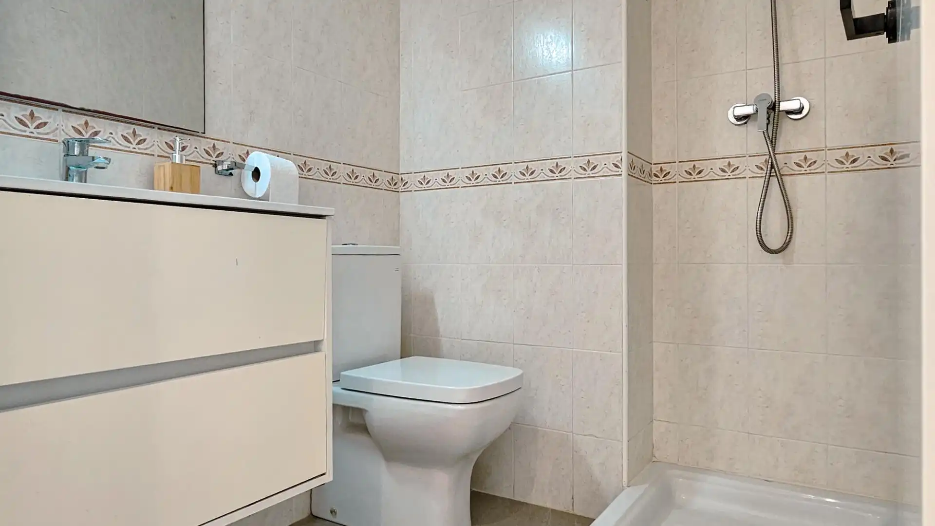 Bathroom of Flat for sale in Daimús  with Air Conditioner, Terrace and Furnished