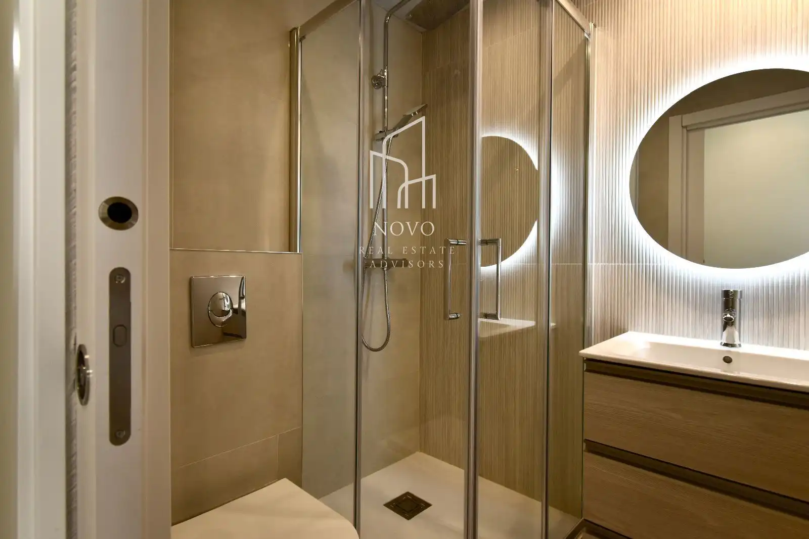 Baño de Piso en venta en Madrid con Aire acondicionado, Calefacción y Terraza