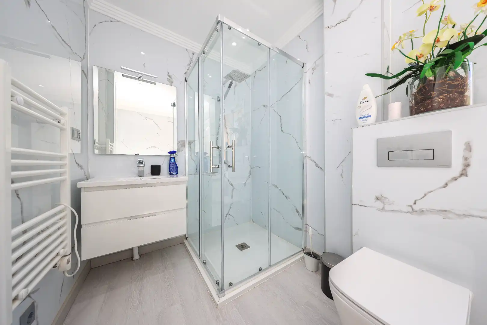 Bathroom of Houses for sale in Coín  with Private garden and Swimming Pool