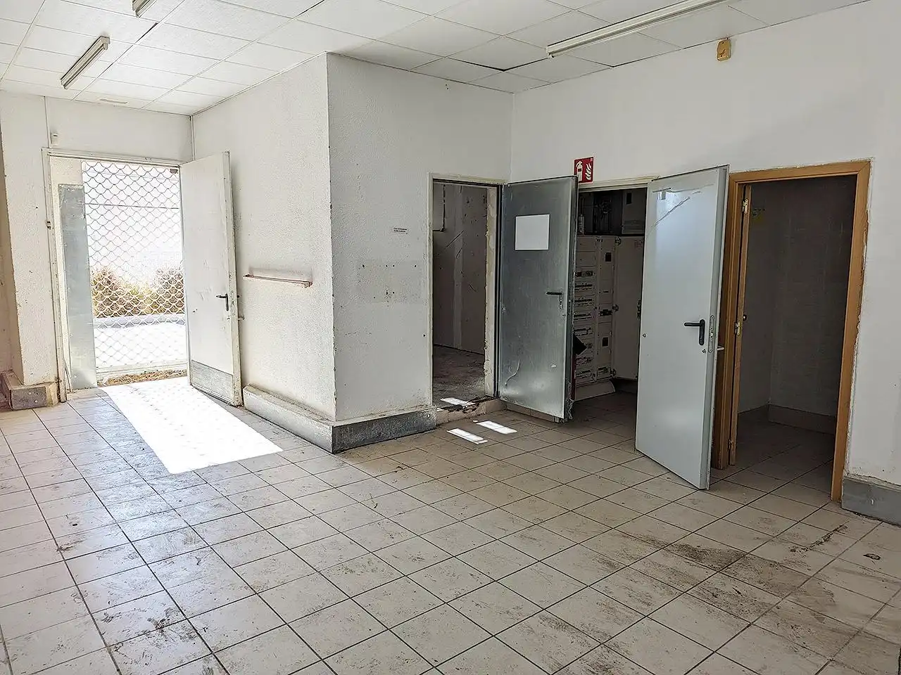 Local commercial à vendre à Ramon Salomon 11, imagen 4