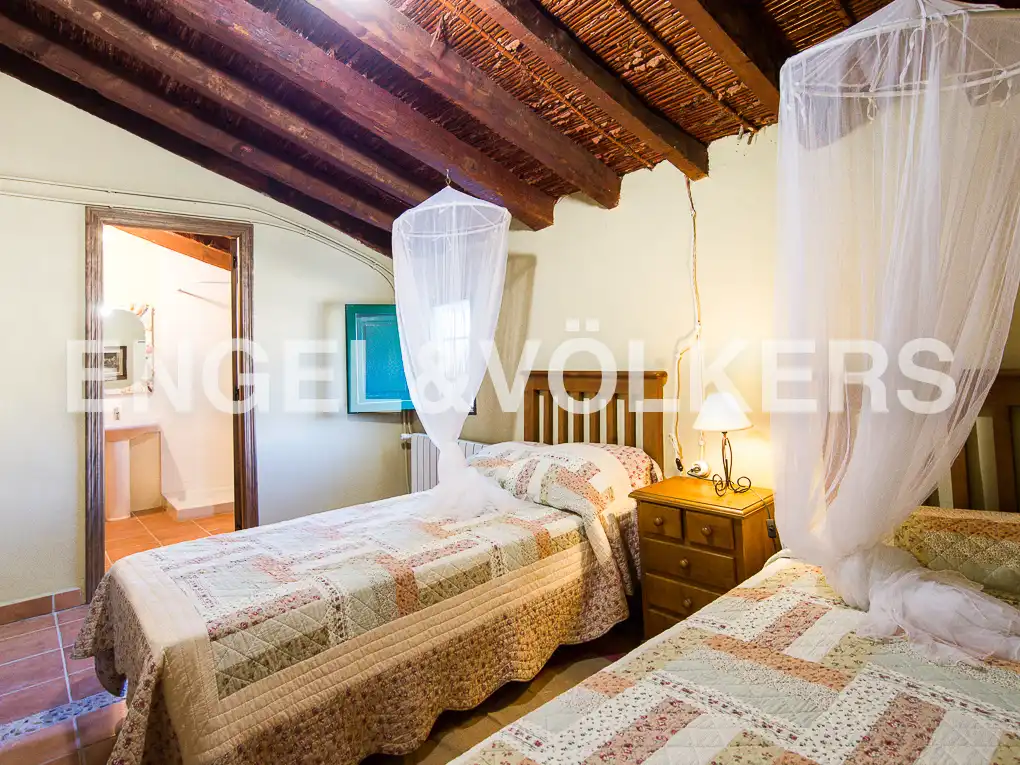 Habitación de Finca rústica en venta en Segorbe con Calefacción, Jardín privado y Trastero