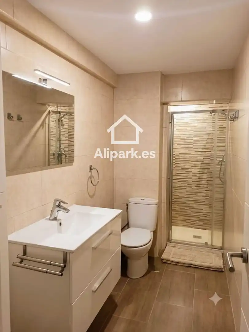 Wohnung zum Verkauf in Alicante / Alacant mit Terrasse und Möbliert