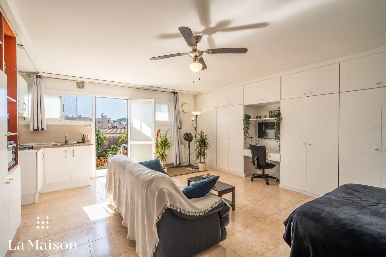Sala d'estar de Casa adosada en venda en Sant Andreu de Llavaneres amb Aire condicionat, Calefacció i Jardí privat