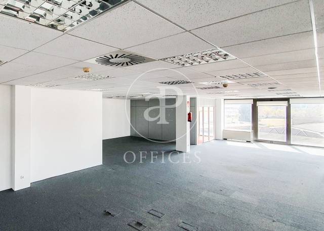 Oficina en Alquiler en Avinguda de Cerdanyola en Roquetes - Can Magí