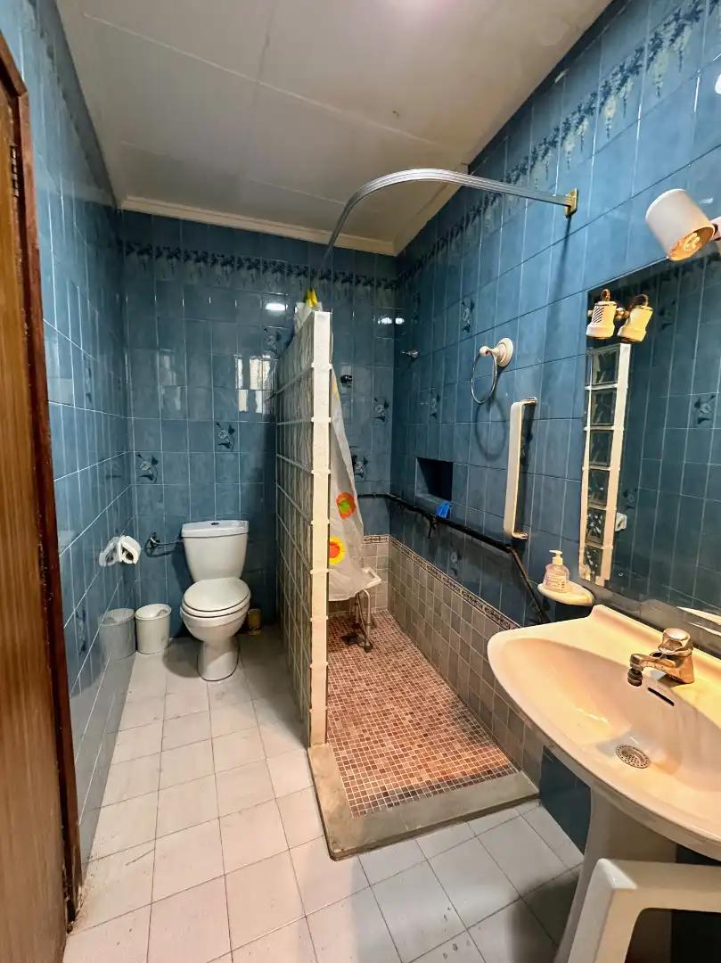 Badezimmer von Einfamilien-Reihenhaus zum Verkauf in El Palomar mit Terrasse, Möbliert und Ofen